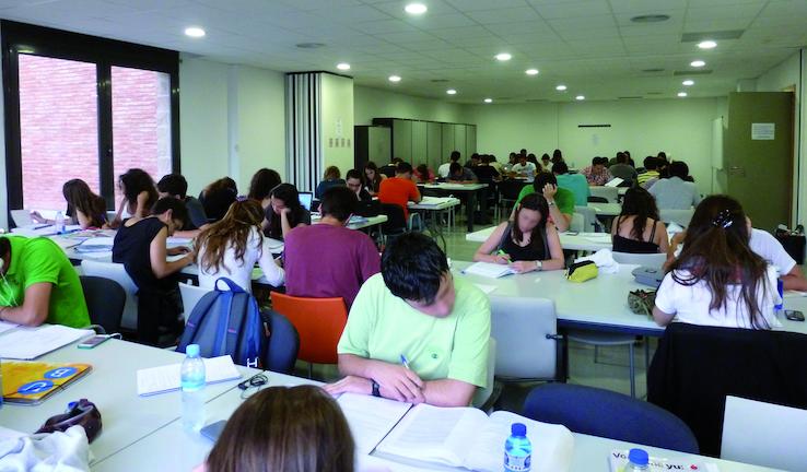 Nits d'estudi a la Biblioteca Nits d'estudi a la Biblioteca