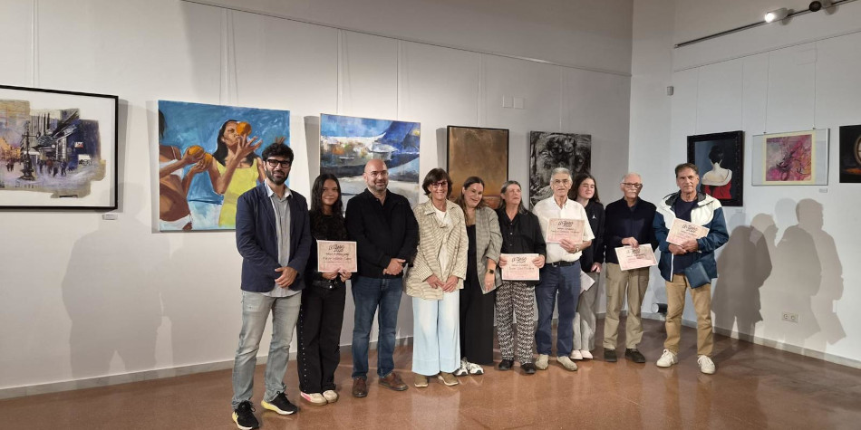Foto de grup amb els premiats del concurs ArTardor 2026 Foto de grup amb els premiats del concurs ArTardor 2026